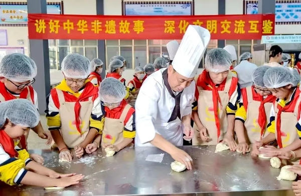 曲靖宣威 阳光食品传承非遗文化之魂 筑牢民族团结之根